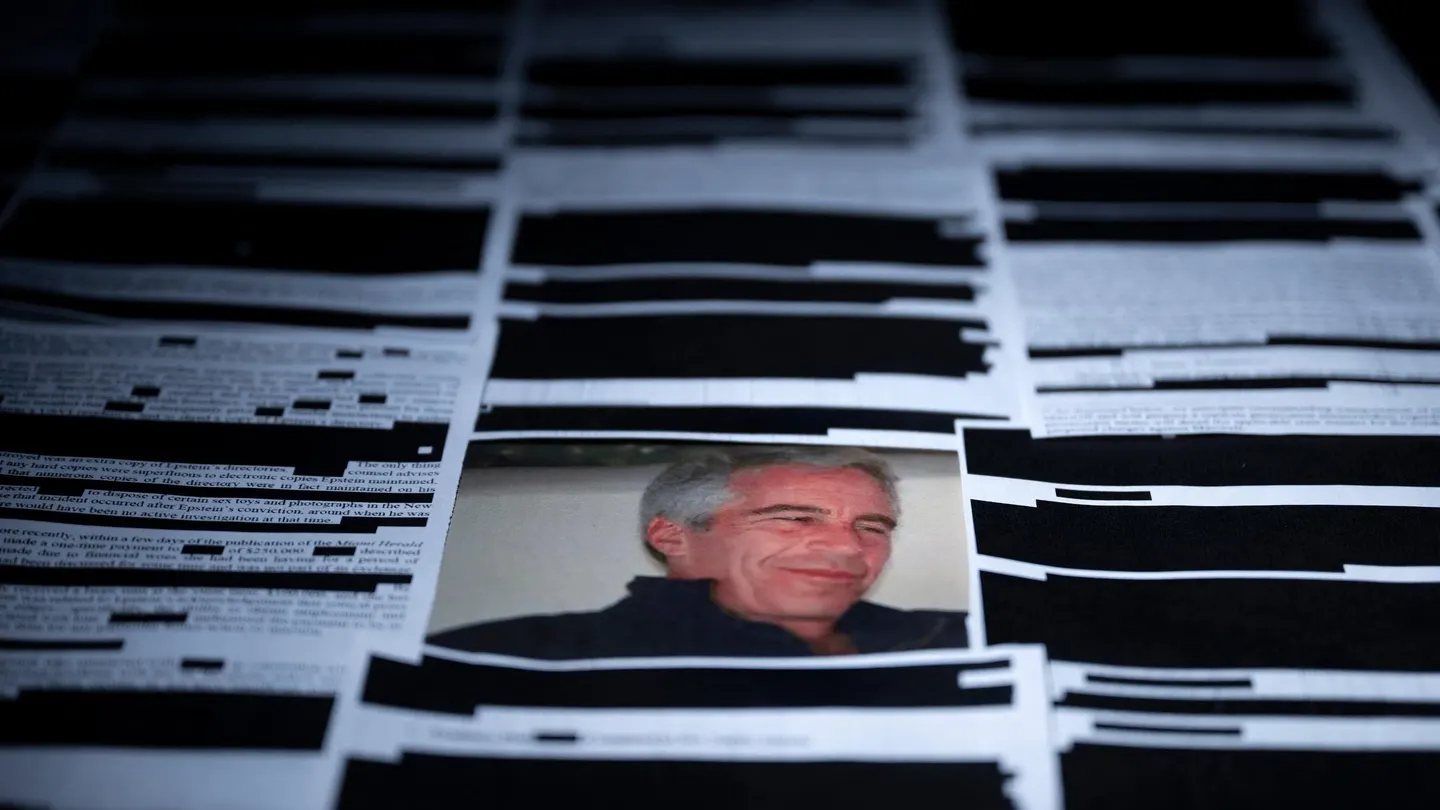 Justicia de EU ordenó revelar algunos detalles de los archivos de Epstein
