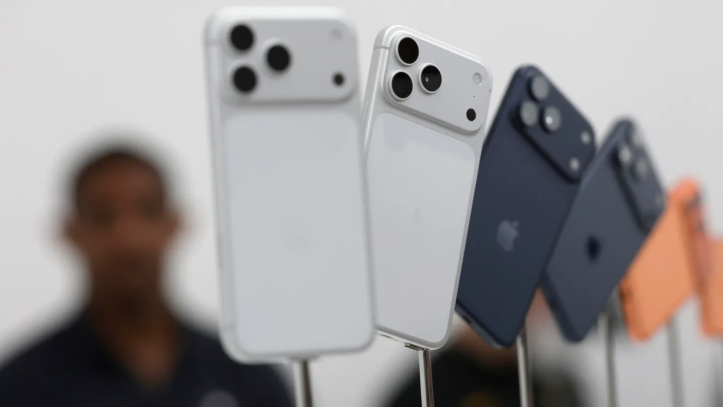 Apple subirá los precios, dice Cook, pero el calendario sigue sin estar claro