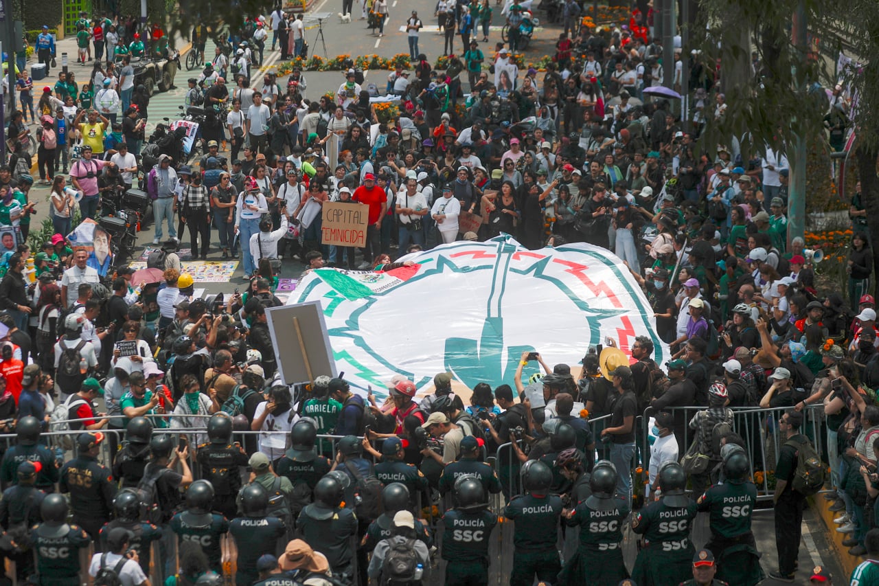 AI exige respeto a la libertad de expresión y la protesta en México