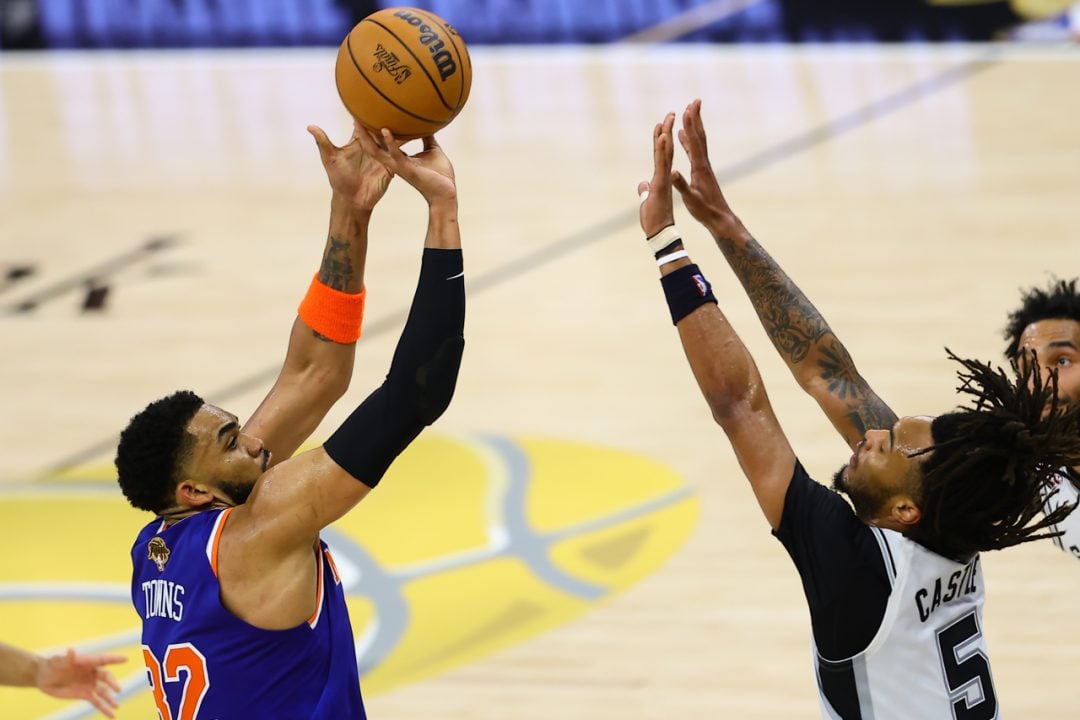Subastan en NY balón usado en finales de la NBA