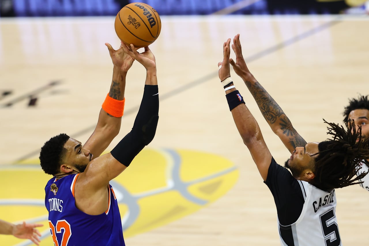 Subastan en NY balón usado en finales de la NBA