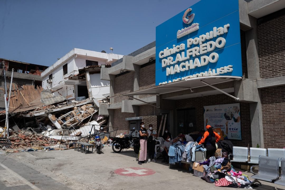 Familiares recorren hospitales en Caracas para localizar a heridos y fallecidos