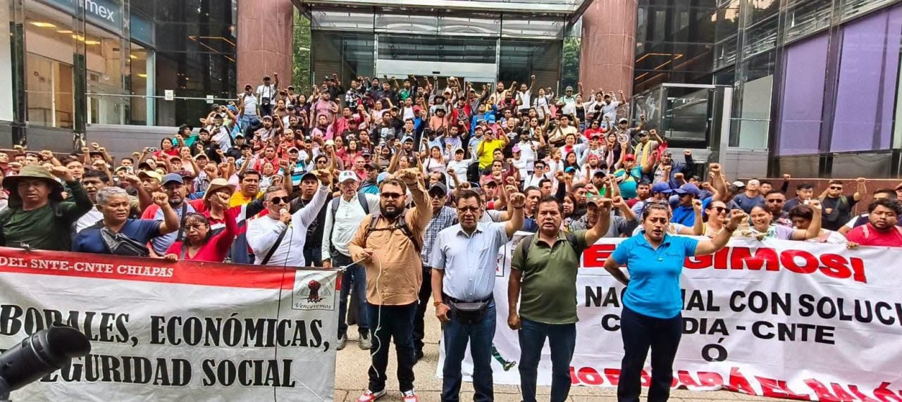 CNTE lleva protestas a las sedes de afores