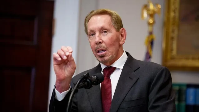 Larry Ellison, cofundador, CTO y presidente ejecutivo de Oracle, habla durante una rueda de prensa con el presidente de EE. UU. Donald Trump el 21 de enero de 2025 en Washington, DC. (Foto de Andrew Harnik/Getty Images