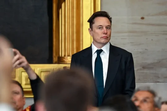 Elon Musk ya no es billonario