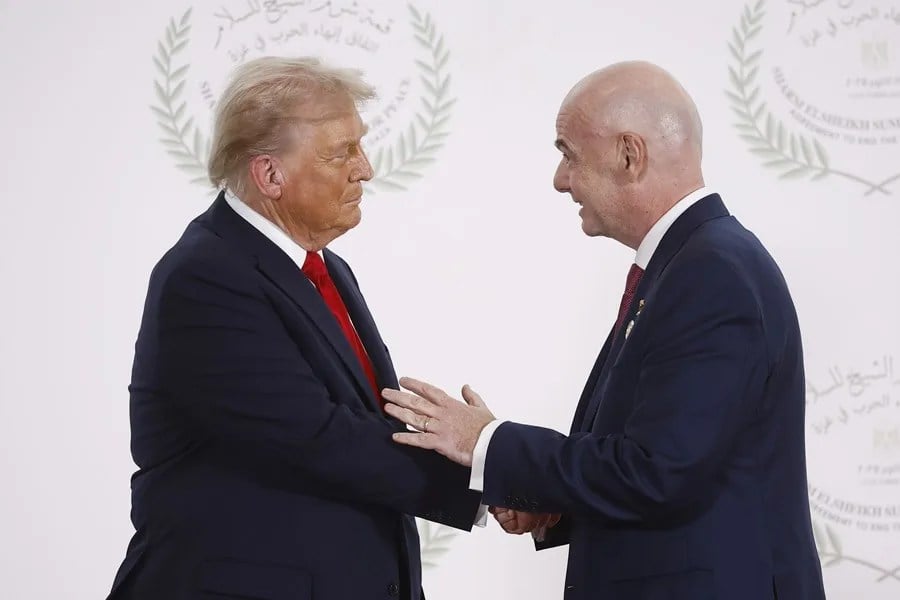 La estrecha relación entre Infantino y Trump pone en duda la neutralidad de la FIFA