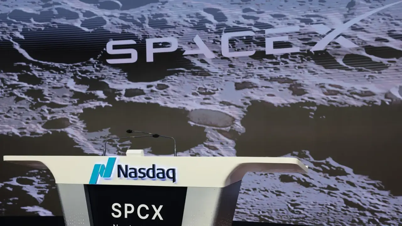 Las acciones de SpaceX caen por debajo de su precio de debut de 150 dólares por primera vez