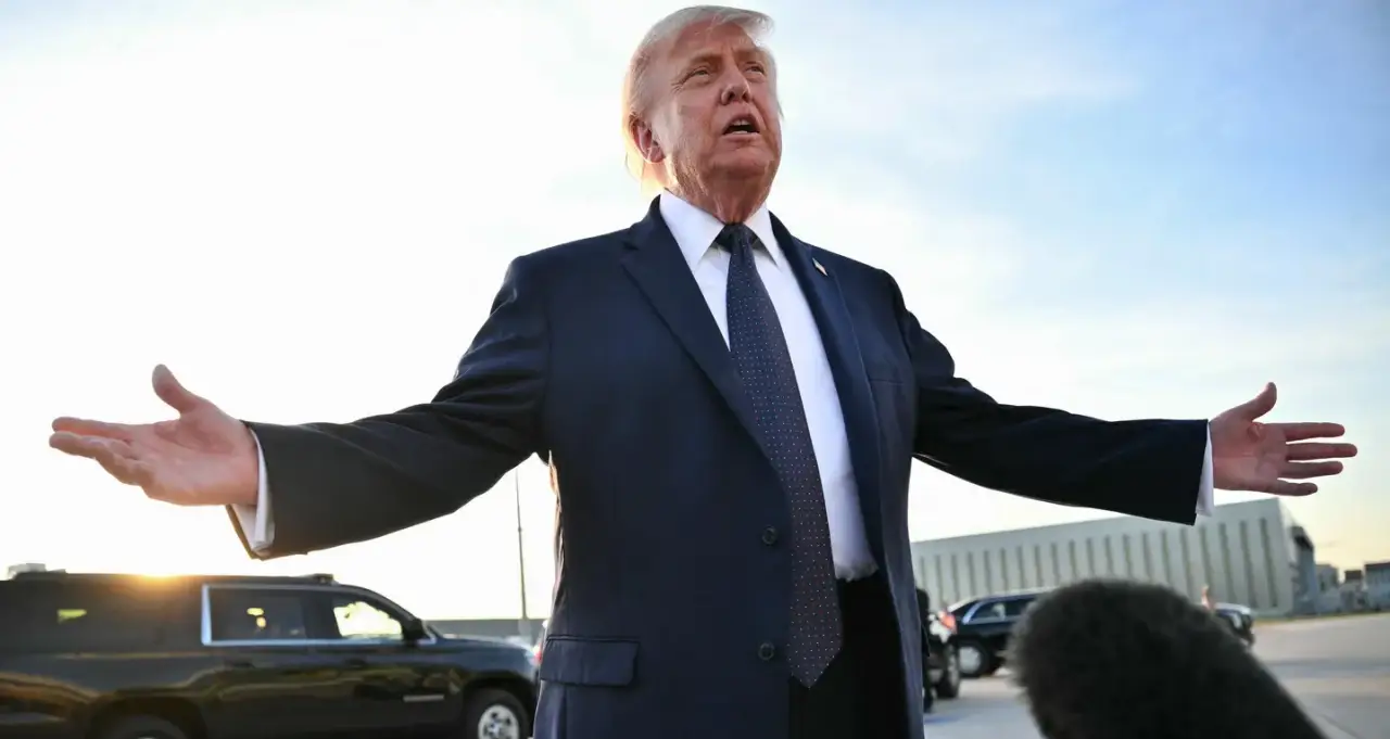 Trump niega nuevamente que EU esté proporcionando a Irán 300,000 mdd para fondo de reconstrucción