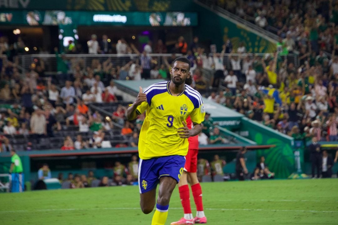 Suecia golea 5-1 a Túnez y toma el primer lugar del Grupo F