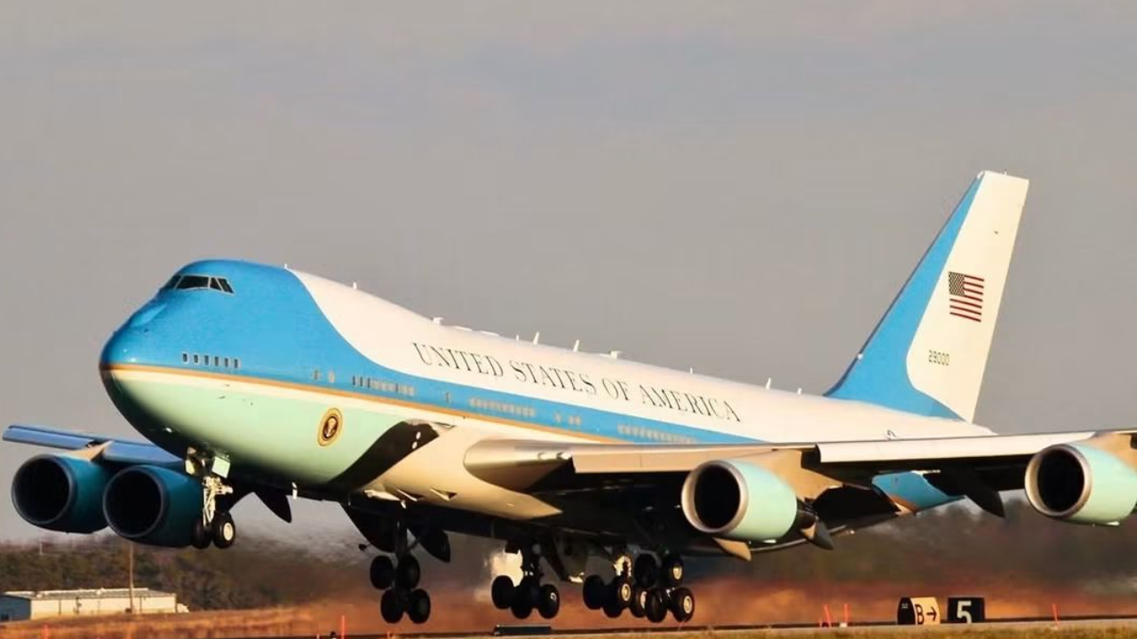 El último viaje: Trump jubila el Air Force One
