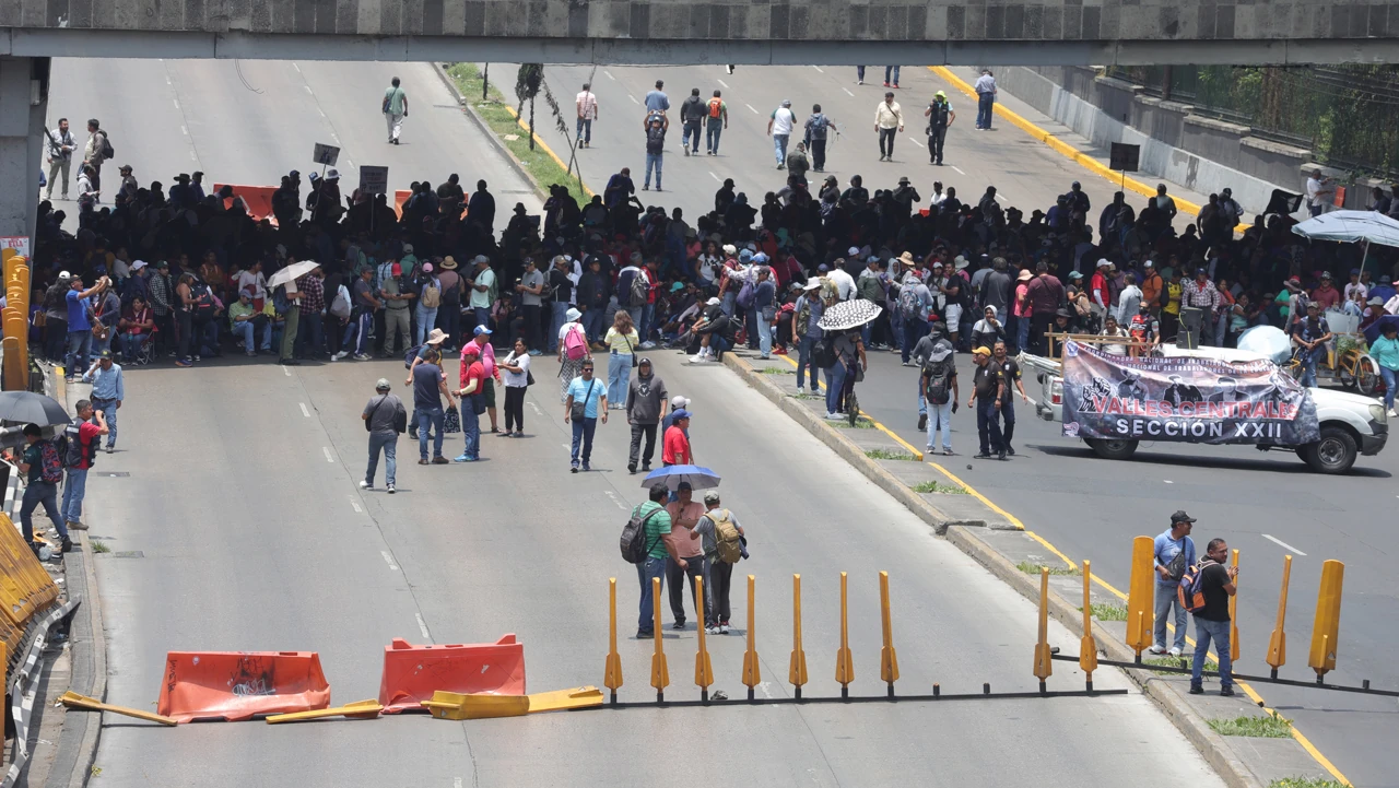 Restauranteros piden al gobierno resolver el conflicto con la CNTE que afecta a miles de personas