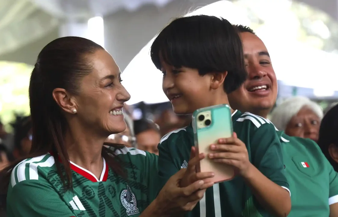 Sheinbaum felicita a la Selección Mexicana tras su triunfo ante Sudáfrica