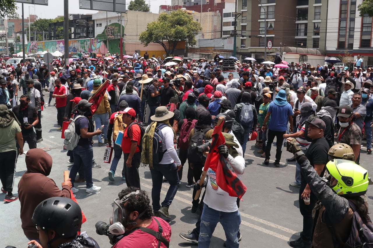 Gobierno propone a la CNTE aseguradora pública para recursos de maestros