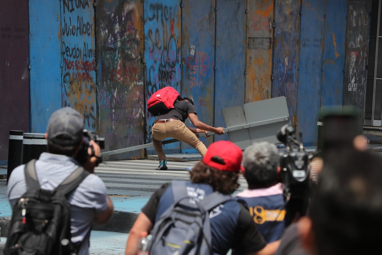Gobierno atribuye a provocadores disturbios en protesta de la CNTE