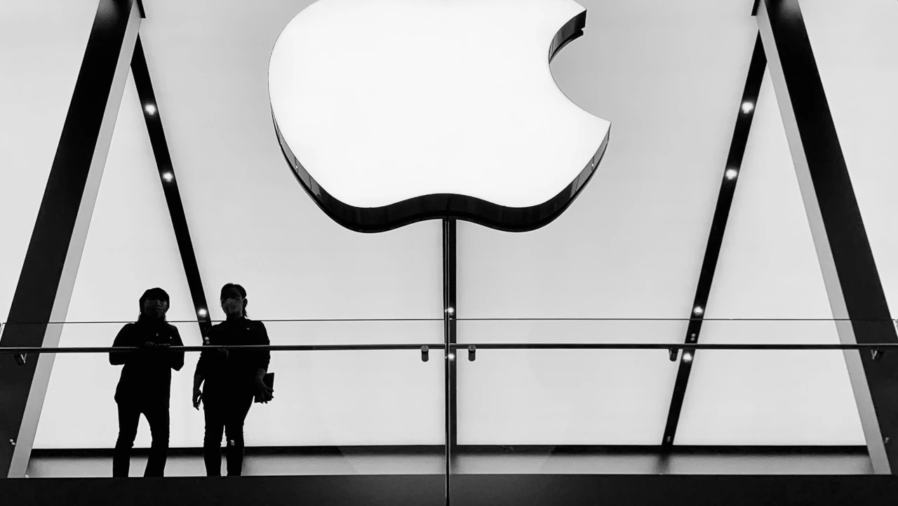 Apple apuesta por una solución tardía para Siri para cerrar la brecha de la IA