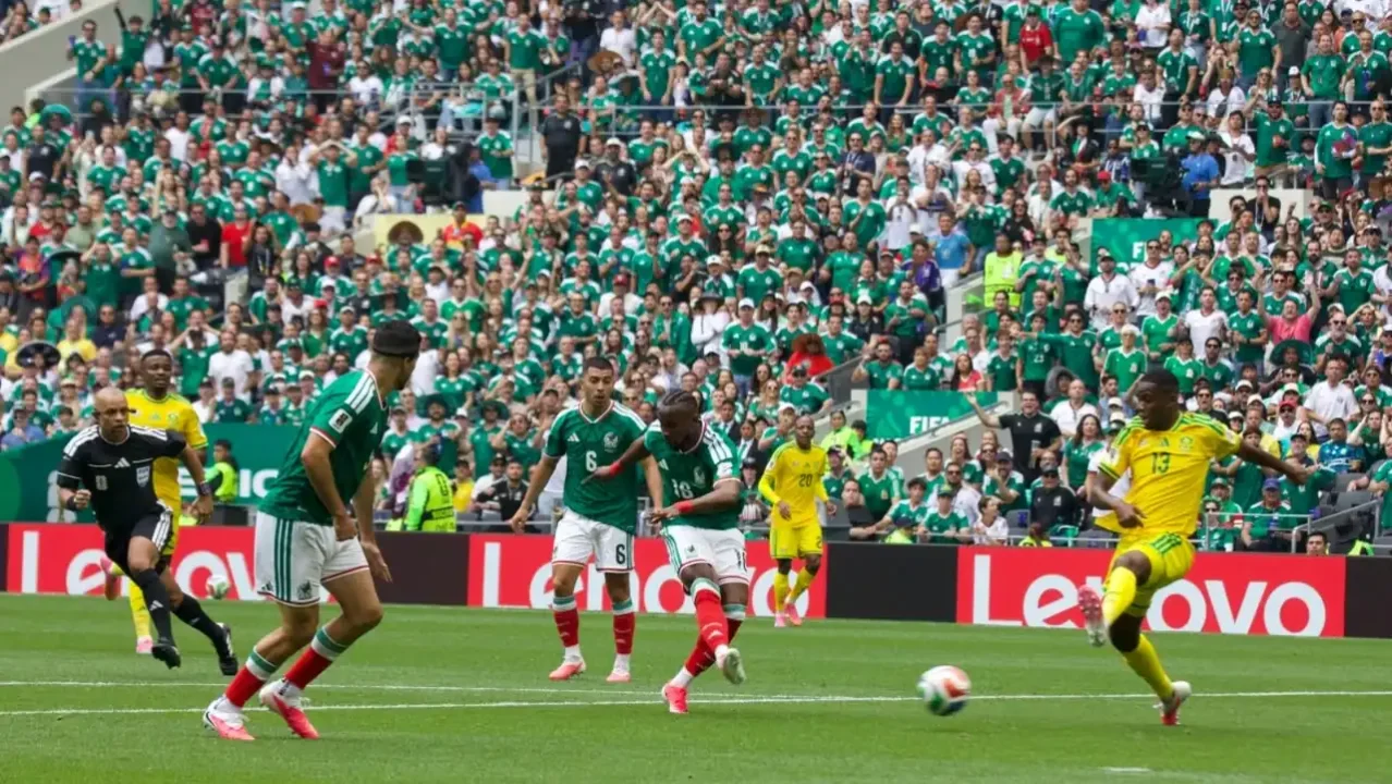 México inicia el Mundial con victoria 2-0 sobre Sudáfrica