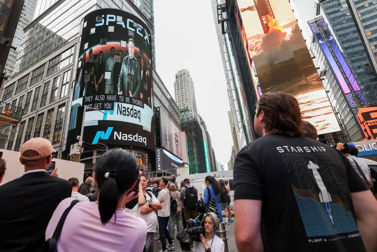 SpaceX gana casi 20% en su primer día completo de cotización