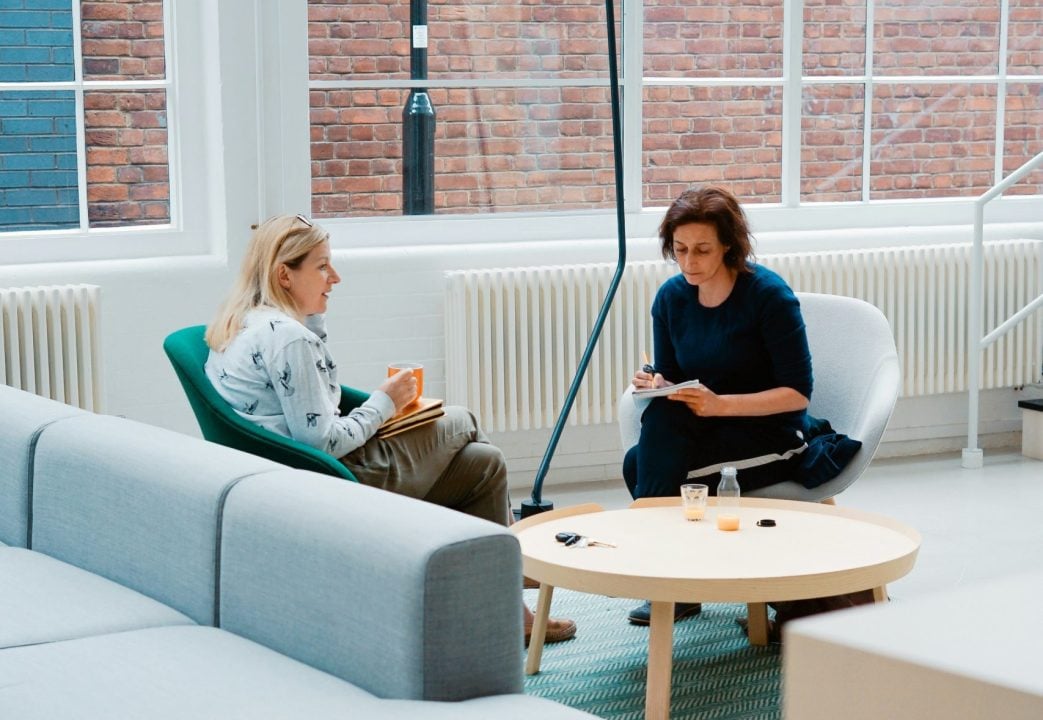 El costo invisible de llegar a la cima: por qué cada vez más CEOs recurren al coaching para tomar mejores decisiones