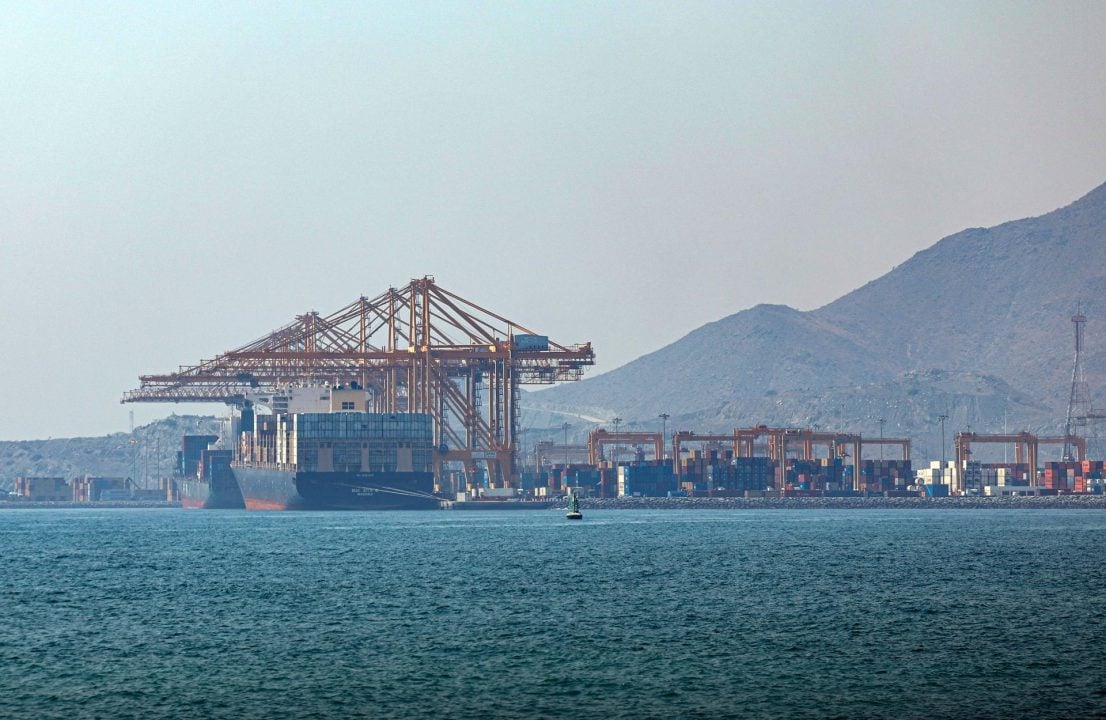 EU lanza nuevos ataques contra Irán mientras la escalada amenaza el transporte marítimo