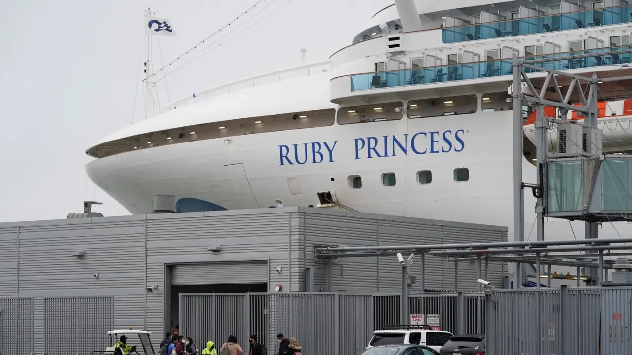 Otro brote de virus en cruceros deja 125 personas enfermas, según los CDC de EU