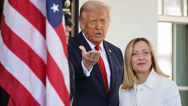 El presidente Donald Trump volvió a burlarse la primera ministra italiana Giorgia Meloni el domingo. Getty Images