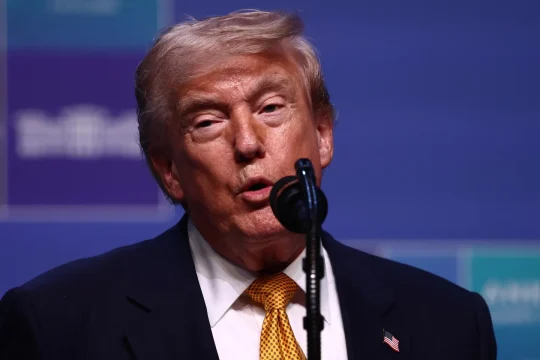 Trump hizo el anuncio en Truth Social el viernes por la mañana. Foto de Jakub Porzycki/NurPhoto vía Getty Images
