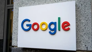 La empresa matriz de Google registró su duodécimo trimestre consecutivo de crecimiento de ingresos de dos dígitos. Gado vía Getty Images