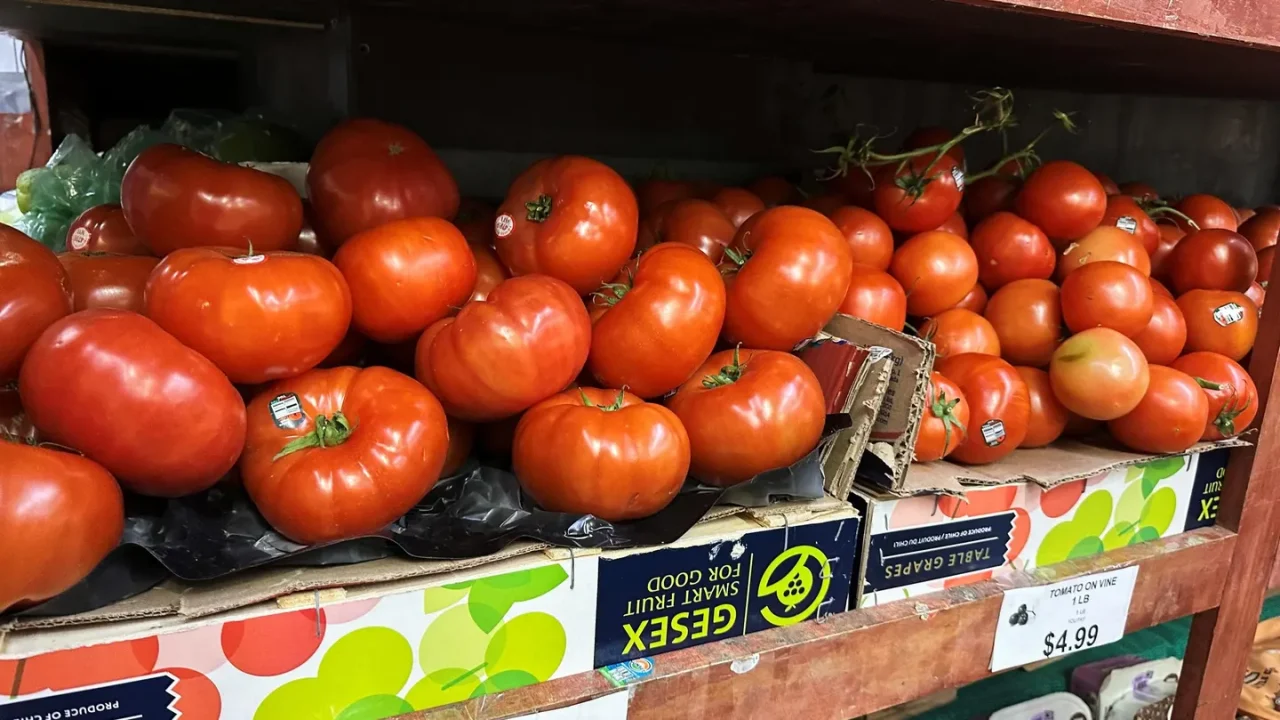 Los precios del tomate, papa y zanahoria se duplican ante la previsión de un fenómeno de El Niño sin precedentes