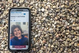 Nancy Guthrie aparece en la página web del FBI. Getty Images