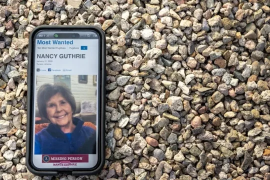Nancy Guthrie aparece en la página web del FBI. Getty Images