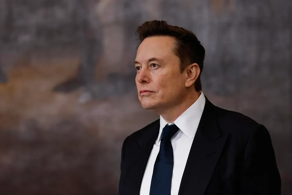 Patrimonio neto de Musk cae 50,000 mdd