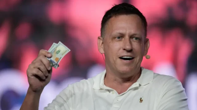 Multimillonario Peter Thiel ataca postura del Papa sobre la IA: 'trabaja para los comunistas chinos'