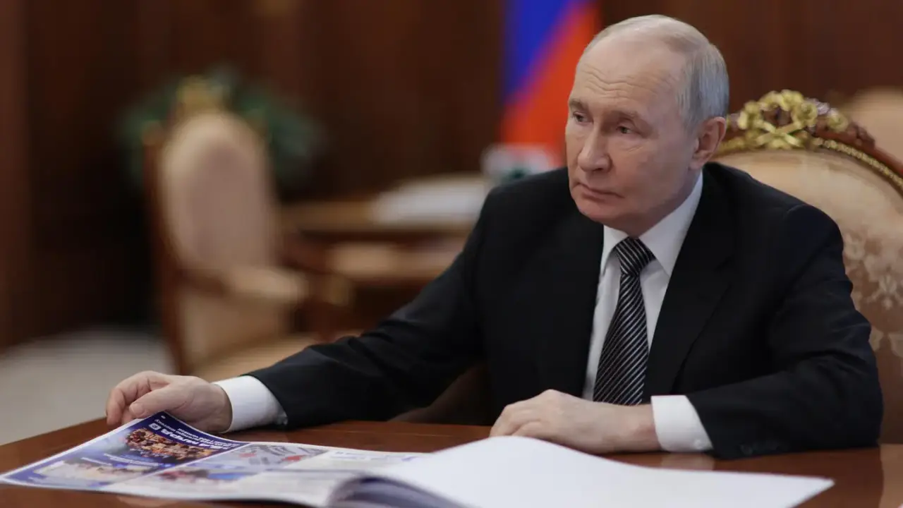 Un misterioso apostador de Polymarket arriesga alrededor de 400,000 dólares a la destitución de Putin antes de fin de año