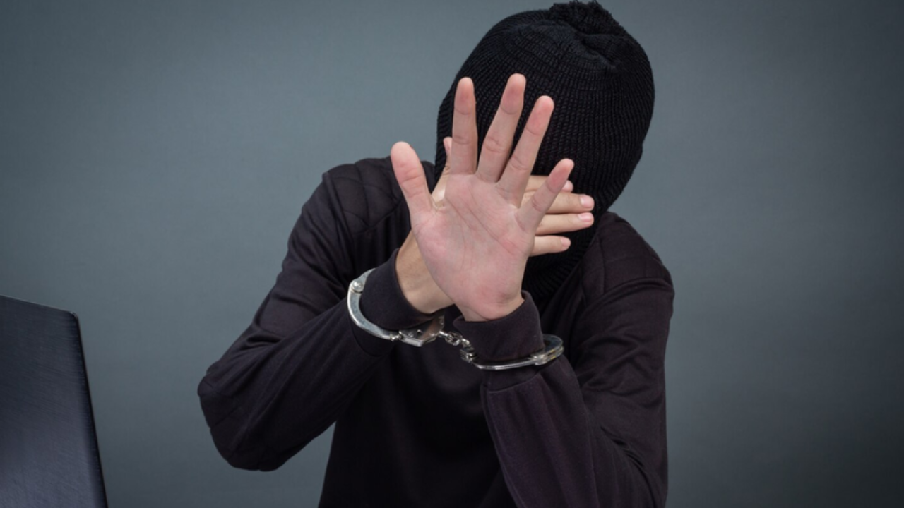 Detienen por extorsión a viuda del alcalde Lavín Romero