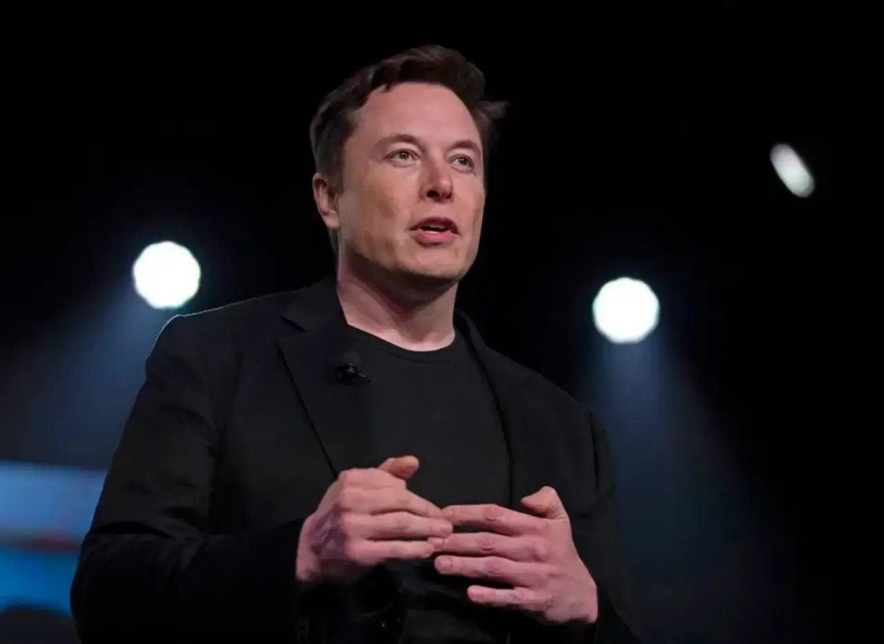 Musk dice que Tesla y SpaceX ‘no pueden hablar’ de su fusión durante presentación de resultados