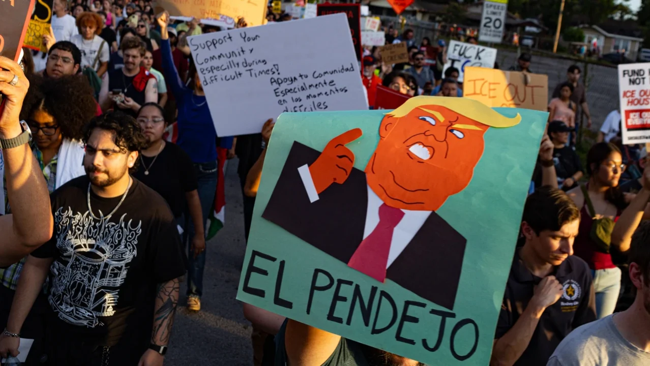 Tiroteo mortal de ICE en Houston desata protestas masivas y exigencias de transparencia