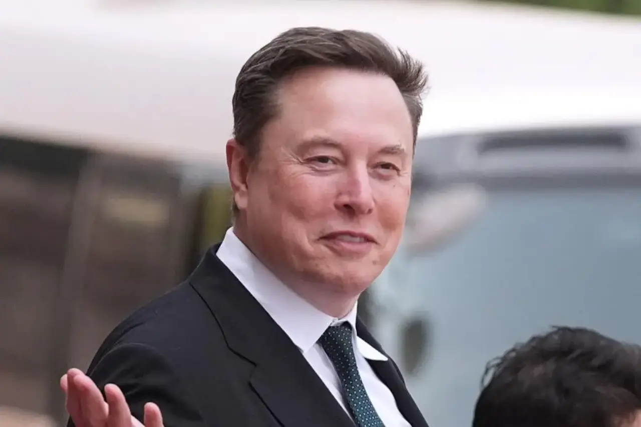 Patrimonio neto de Musk cae por debajo de los 800,000 mdd